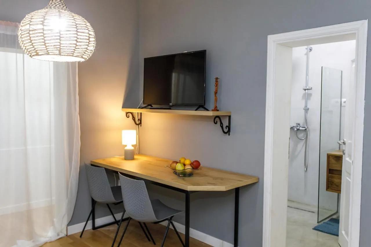Studio Apartments Villa 24 Tirana 0*,