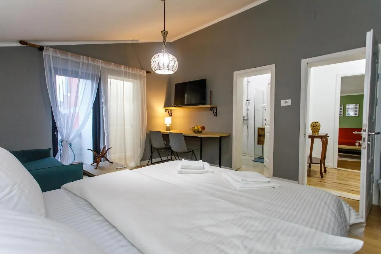 Studio Apartments Villa 24 Tirana 0*,